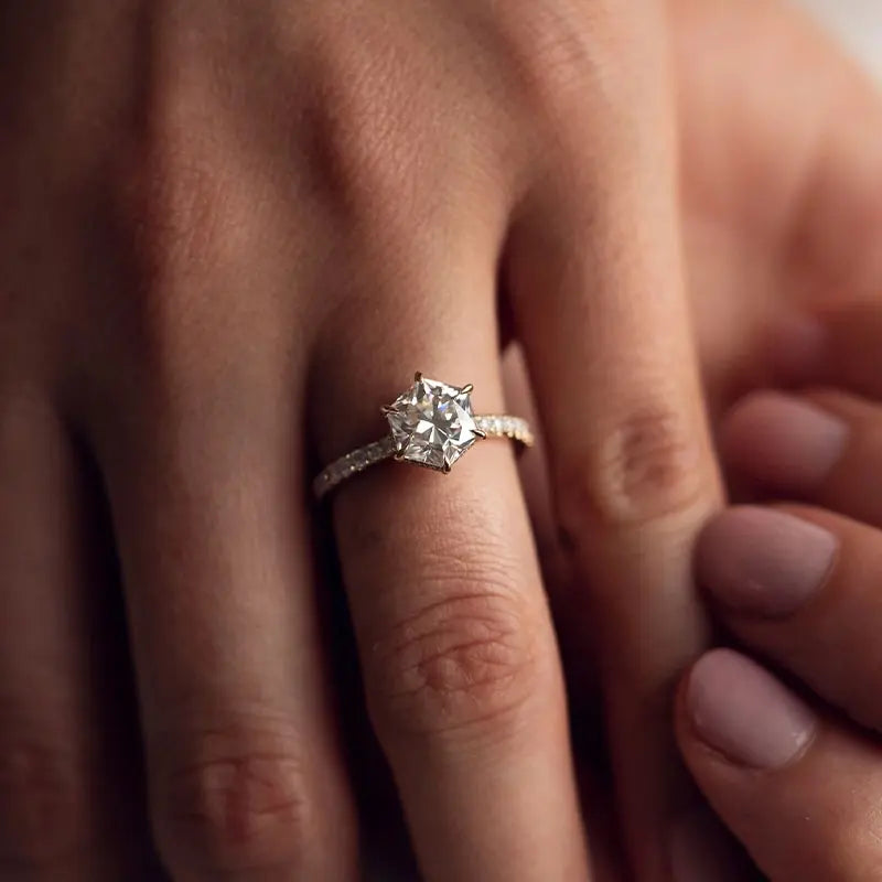 Greta - Hexagonal cut Moissanite 2.5 Ct