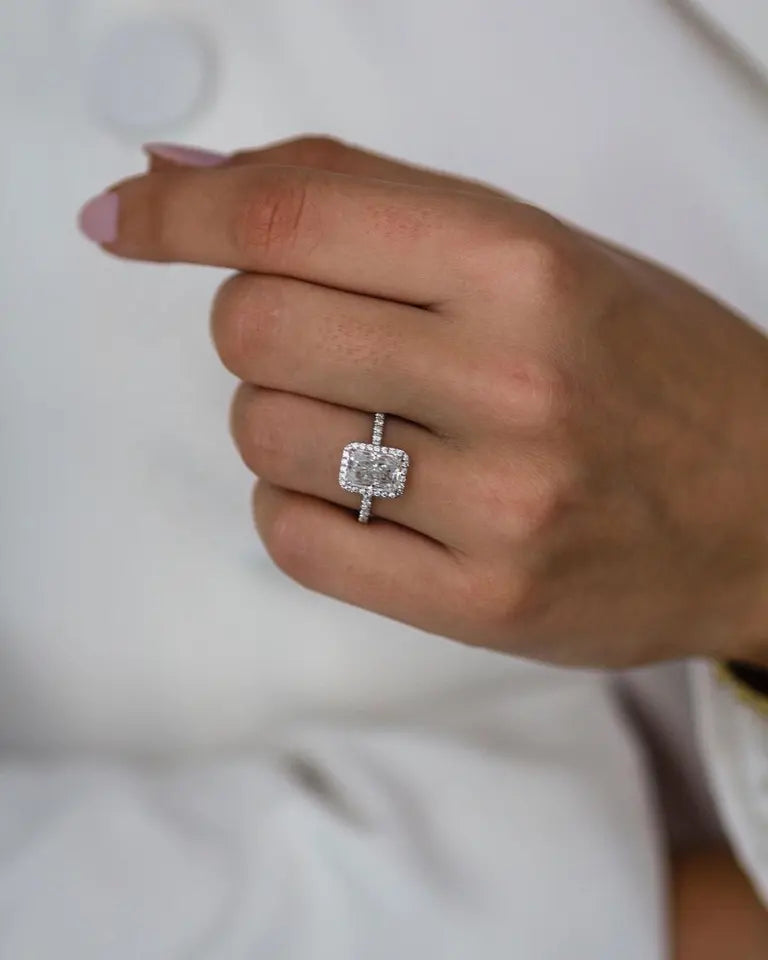 Elise - Modern Radiant Cut Moissanite 2ct