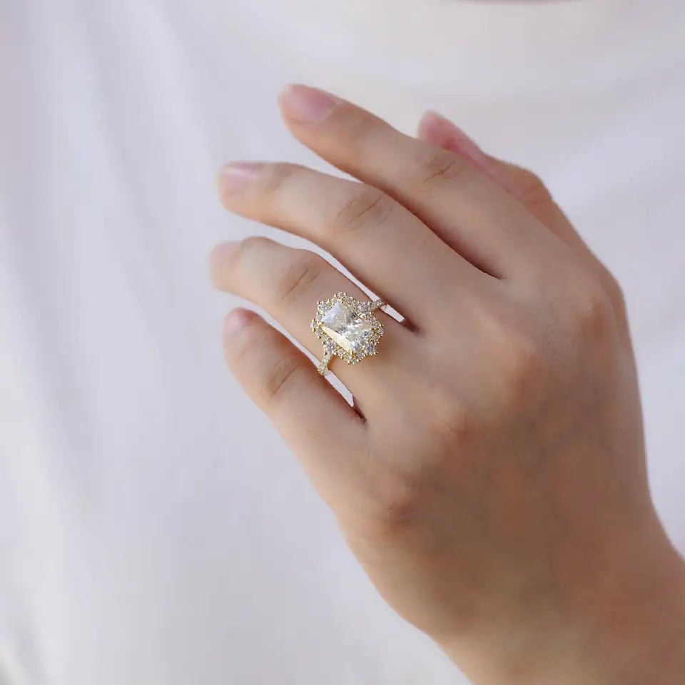 Gold Beatrice - Radiant Cut Moissanite 4 Ct