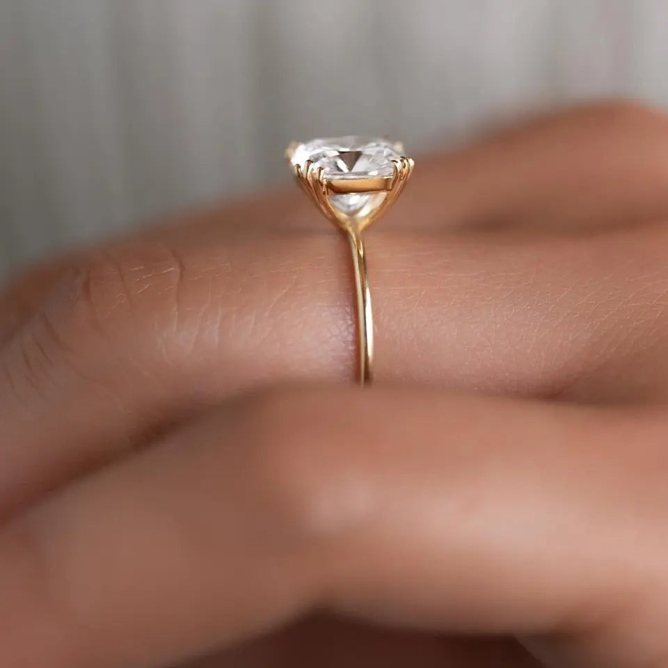 Leonora - Square Cushion Cut Moissanite 1 Carat